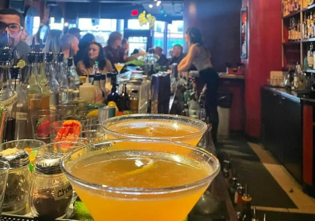 Elliot's Martini Bar